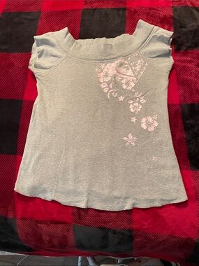 Light Gray Short Sleeve Tee with Pink Floral Accent